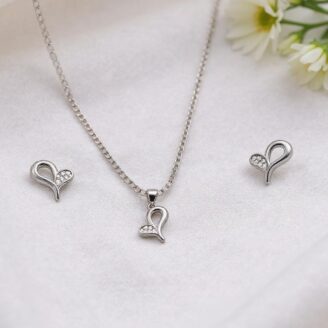 Elegant Asymmetric Heart Silver Pendant Set