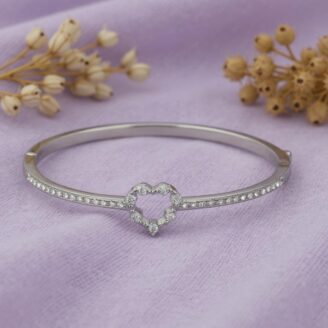 Elegant Heart-Shaped Diamond Silver Bracelet