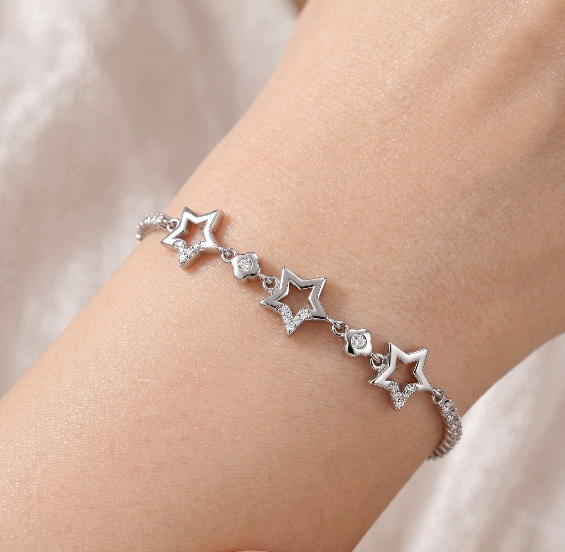 Stellar Sparkle Star 925 Silver Bracelet by Arika Jewellers (3) Stellar Sparkle Star 925 Silver Bracelet by Arika Jewellers