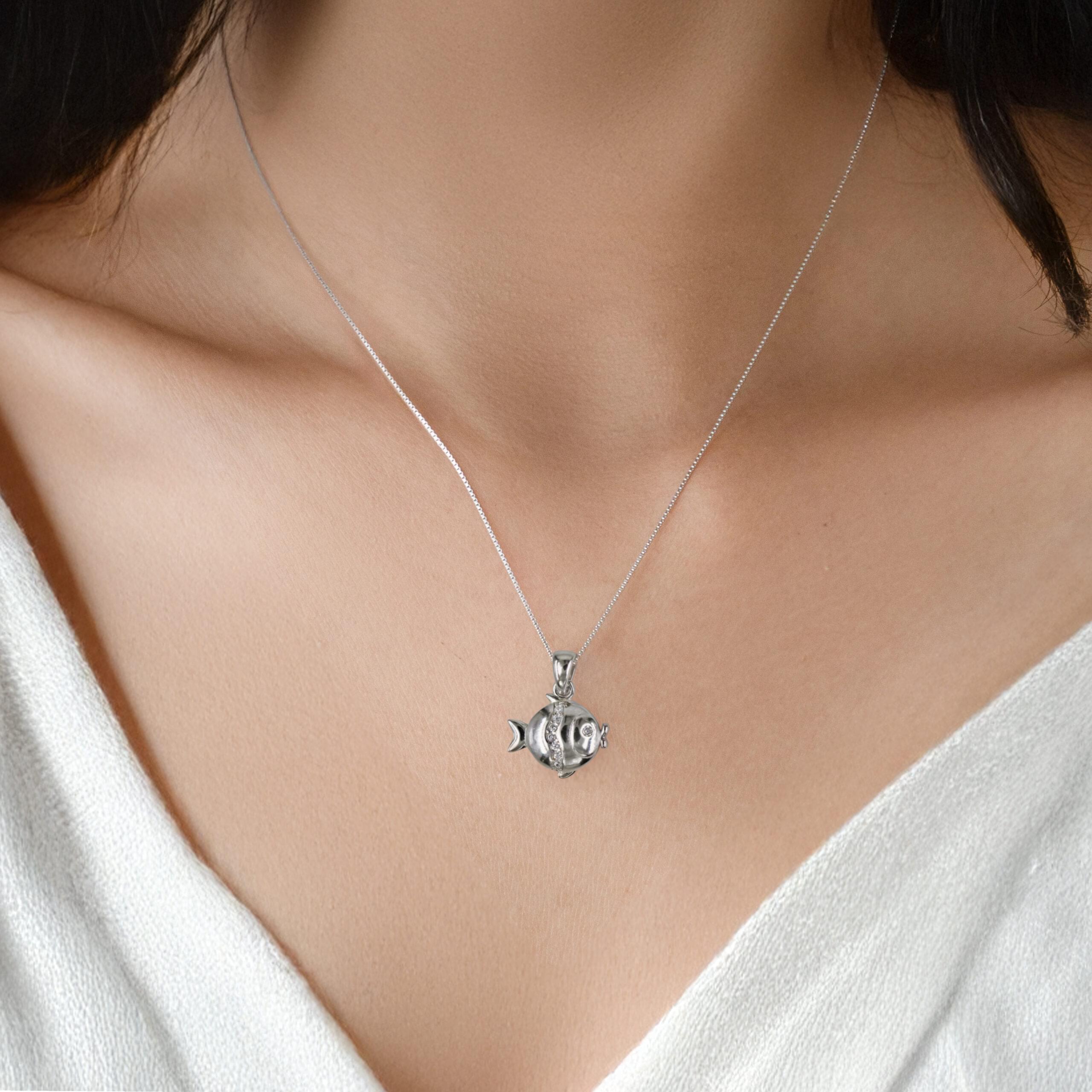 Arika Jewellers Fish Silver Pendant with Box Chain (4) Arika Jewellers Fish 925 Silver Pendant with Box Chain