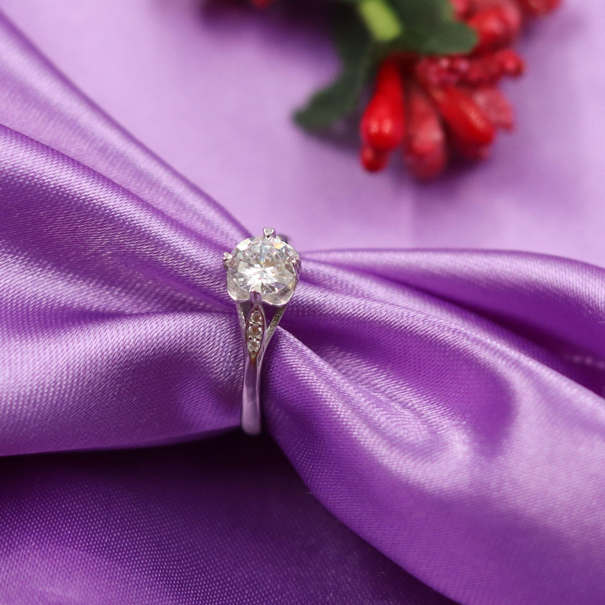 Arika Jewellers Solitaire Silver Ring Arika Jewellers Round Brilliant Cut Solitaire Silver Ring