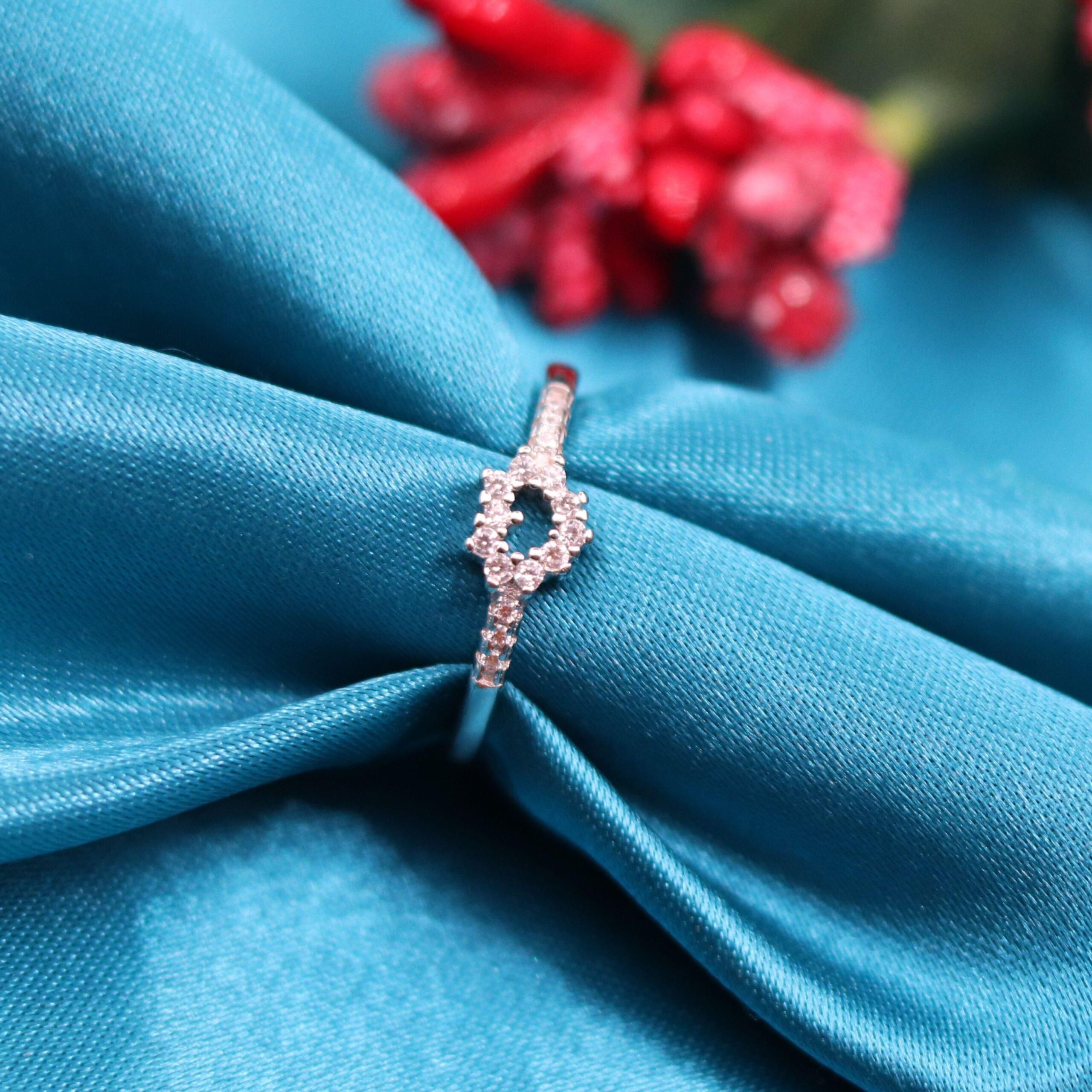 Arika Jewellers Sparkling Heart-Shaped 925 Sterling Silver Ring (2) Arika Jewellers Sparkling Heart-Shaped 925 Sterling Silver Ring